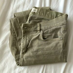 Loft Ann Taylor Skinny Crop Light Green Capris, size 2 (26)